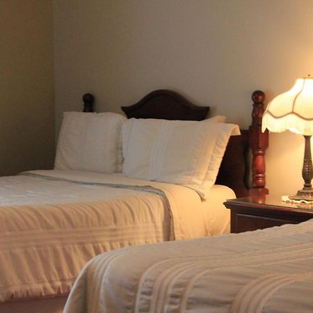 Auberge Le Flores GrandʼMère Екстериор снимка