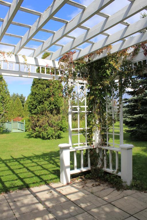 Auberge Le Flores GrandʼMère Екстериор снимка