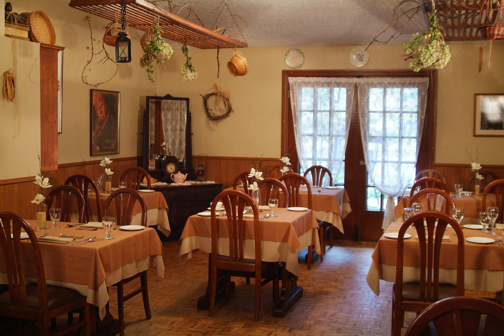 Auberge Le Flores GrandʼMère Екстериор снимка