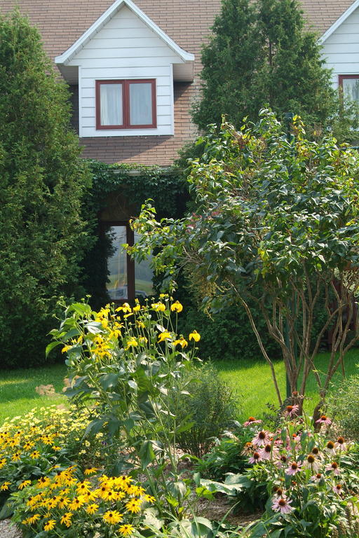 Auberge Le Flores GrandʼMère Екстериор снимка