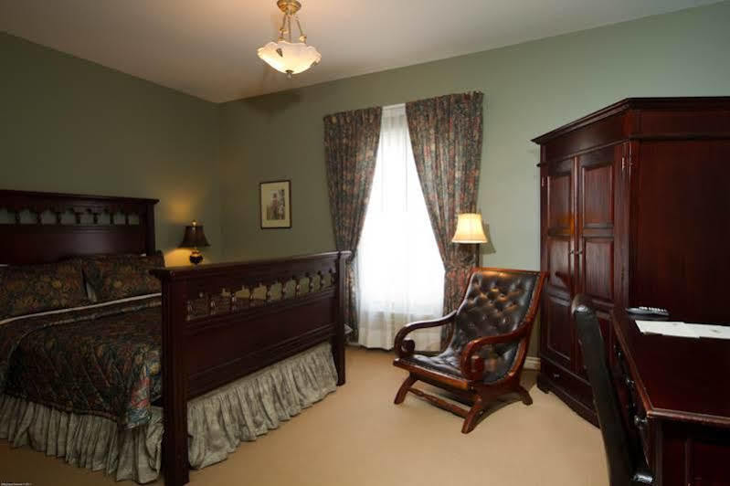 Auberge Le Flores GrandʼMère Екстериор снимка